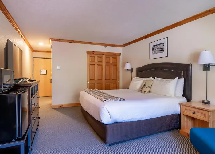 Selkirk Lodge